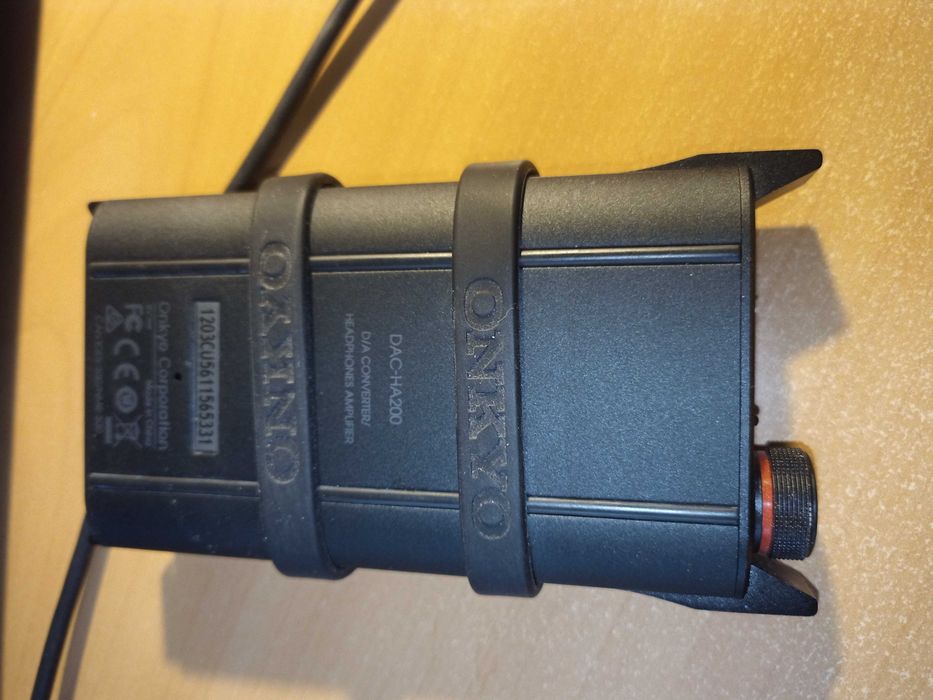 ЦАП / Усилитель для наушников / PowerBank Onkyo DAC-HA200