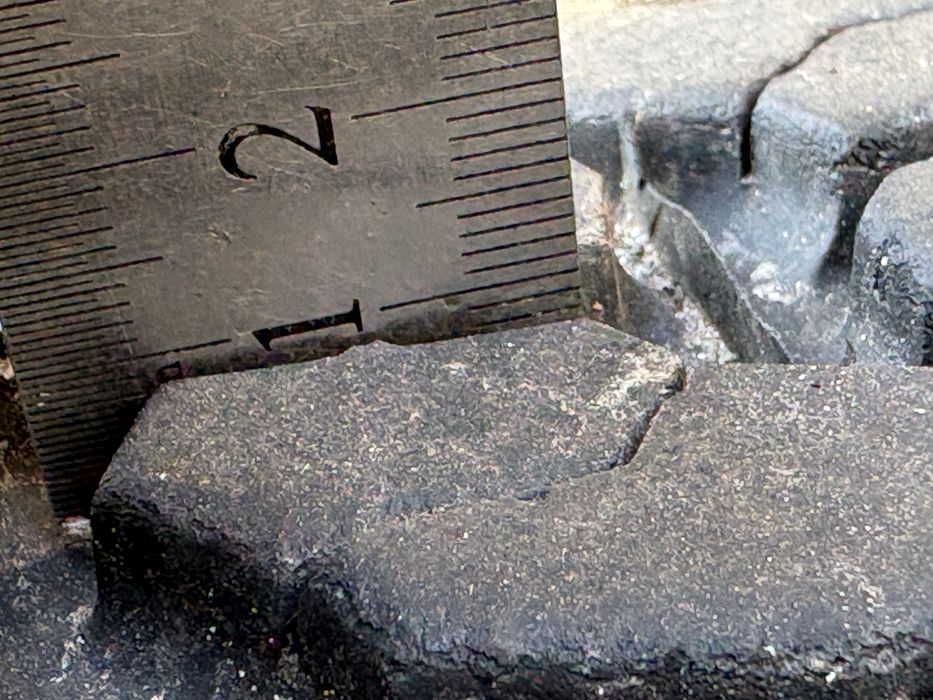 325 60 20 BFGoodrich All-Terrain T/A