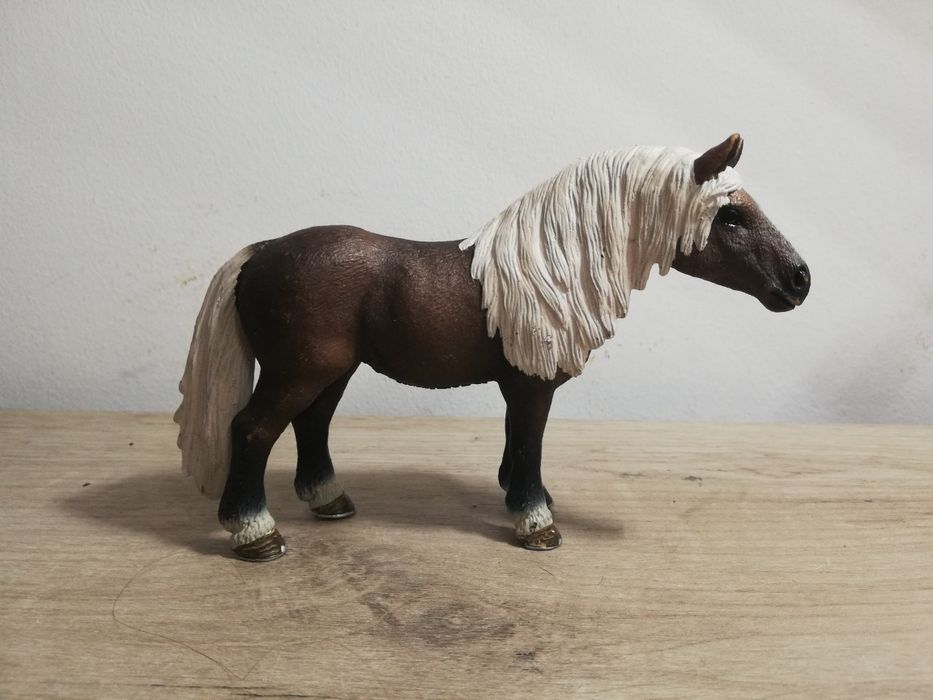 Klacz rasy Szwarcwaldzkiej koń figurka Schleich