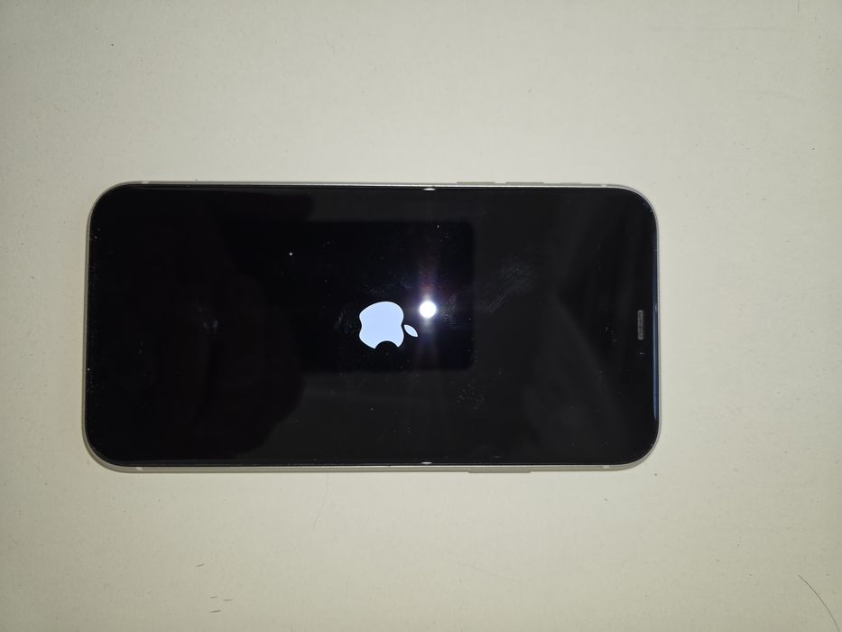 Продам бу телефон IPhone 11 на 128
