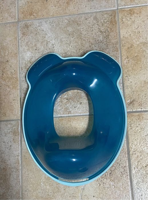 Redutor de sanita para criança