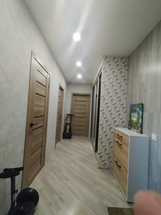 Продається 2к з новим ремонтом.Зручний виїзд на Київ