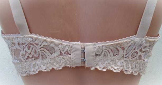 Anlila / wygodny koronkowy biustonosz 100D  beżowy  półusztywniany
