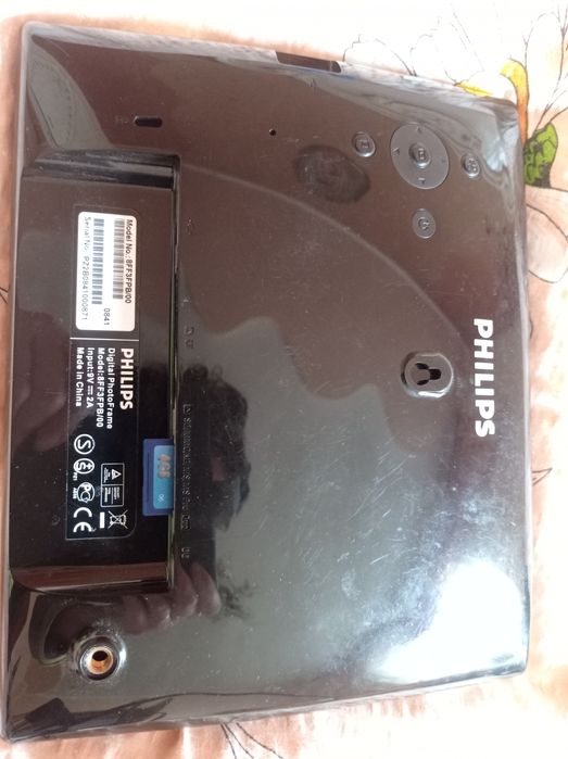 Продам цифрову фоторамку Phillips 8FF3FPB/00