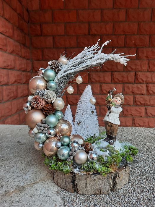 Різдвяні вінки та новорічні композиції ручної роботи