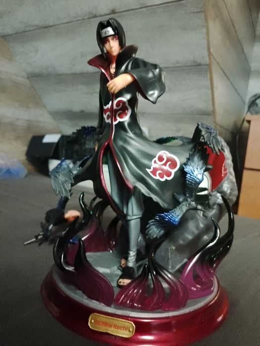 Figurka itachi uchiha