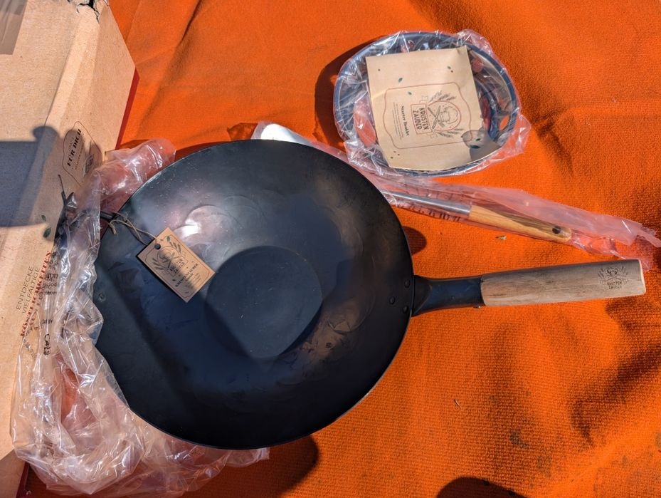 Wok krusten zauber stał weglowa