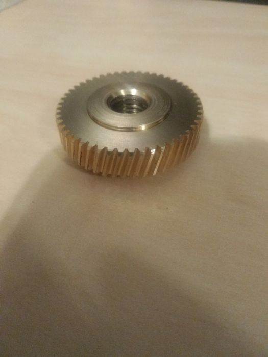 Шестерня двигателя регулирования решет CLAAS LEXION 480  Лексион 480