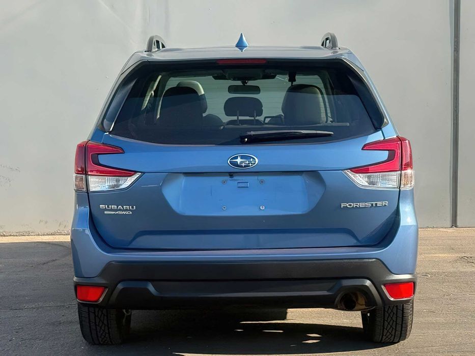 Subaru Forester      2022
