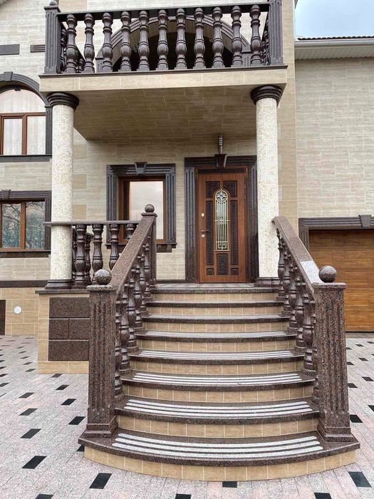 Гранітні сходи, підвіконня інші вироби з каменю