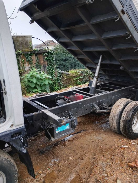 Carrinha Basculante -Mitsubishi Canter