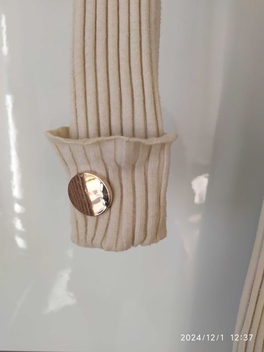 Beżowa sukienka dzianinowa