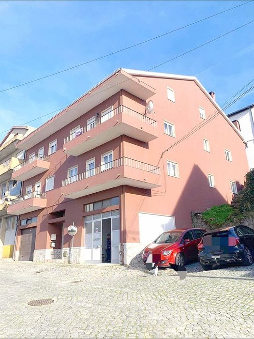 Apartamento t3 na freguesia do ferro