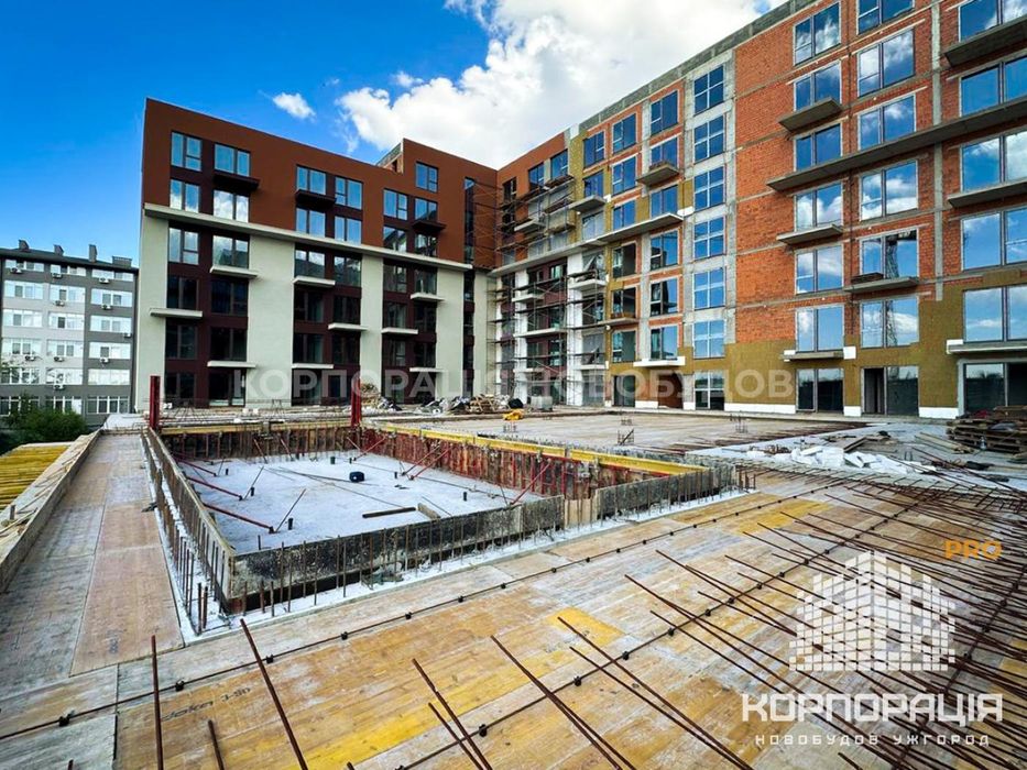 Продаж 2-км квартири, 70.7 м2, 2 поверх,ЖК з басейном і парком