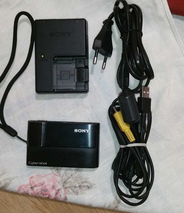 Komplet Sony Cybershot DSC-T1, ładowarka kable, karta MS Pro Duo 512MB