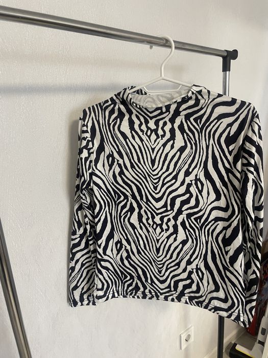 Красивий гольф у стилі зебри