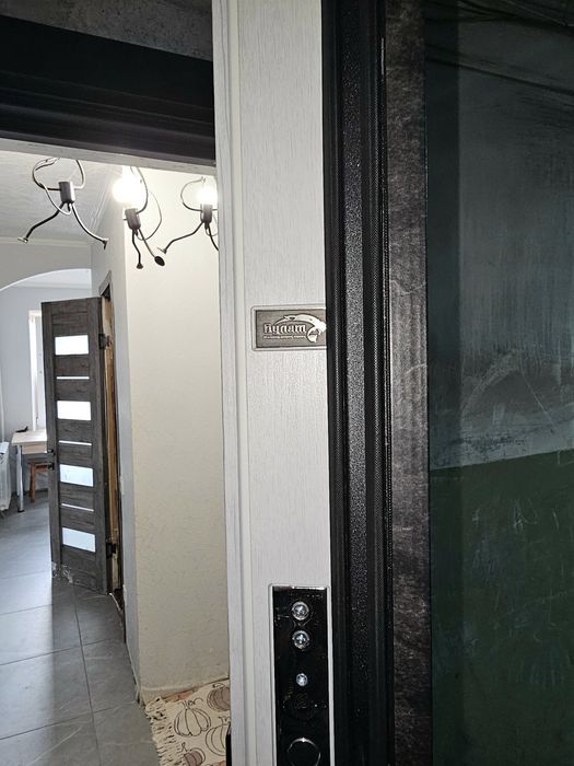 Продам 1 кім. квартиру вул. Космонавтів, Придніпровськ. Газ, світло!