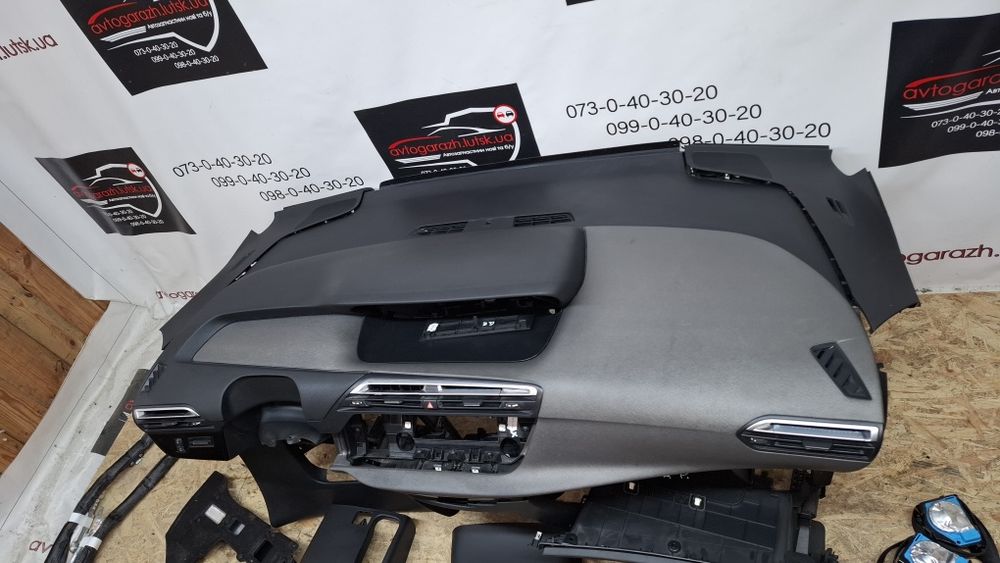 Консоль Citroen C4 Grand Picasso торпеда Citroen C4 Grand Picasso
