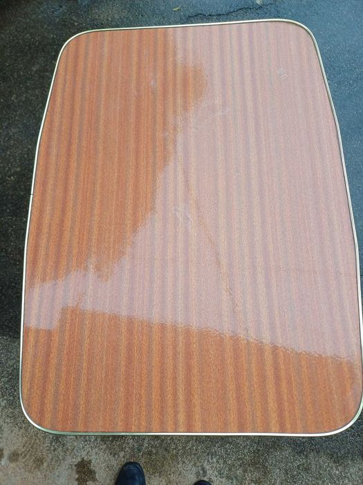 Conjunto de 2 Cadeiras, 1 mesa de TV e 1 mesa de centro, c fórmica