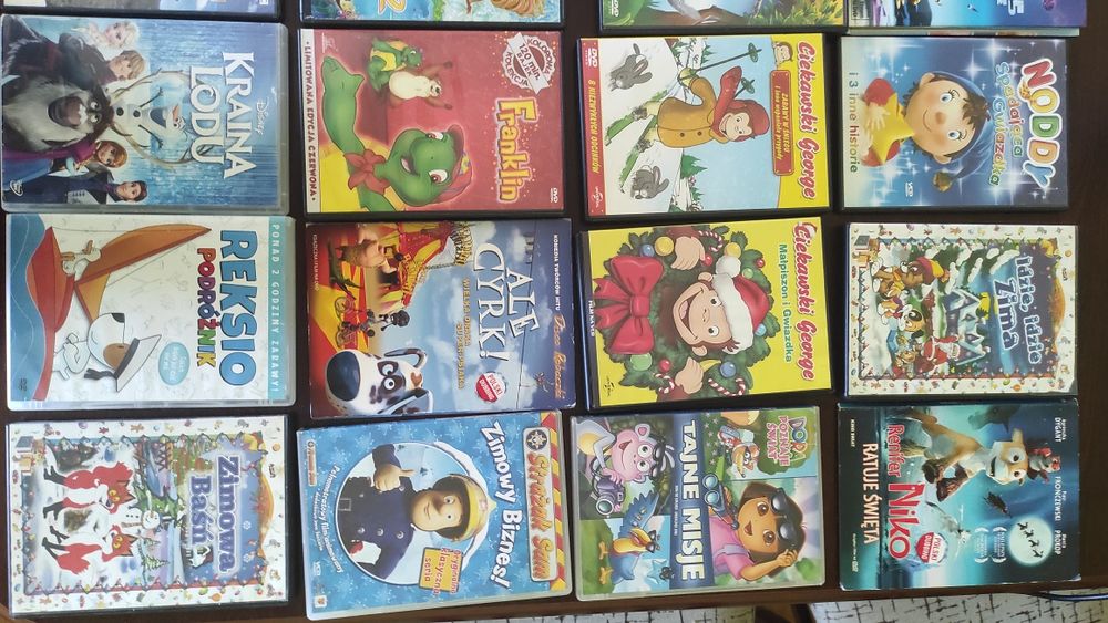 Bajki DVD VCD w pudełkach 18 sztuk