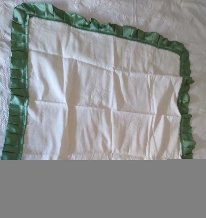 Conjunto de colcha em linho, fronhas e toalha de mesa