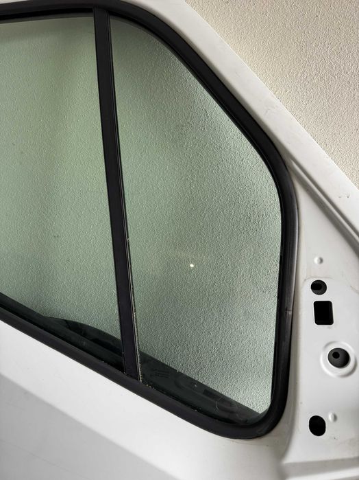 Vidro porta frente direita Renault Master III 2.3 dci - 43R001582