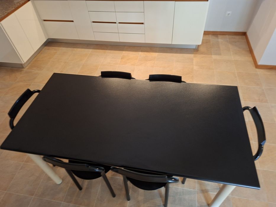 Mesa com 6 cadeiras para Cozinha