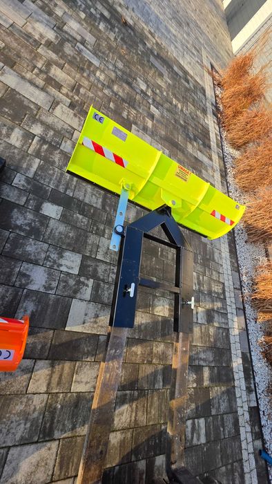 Pług śnieżny do wózka widłowego