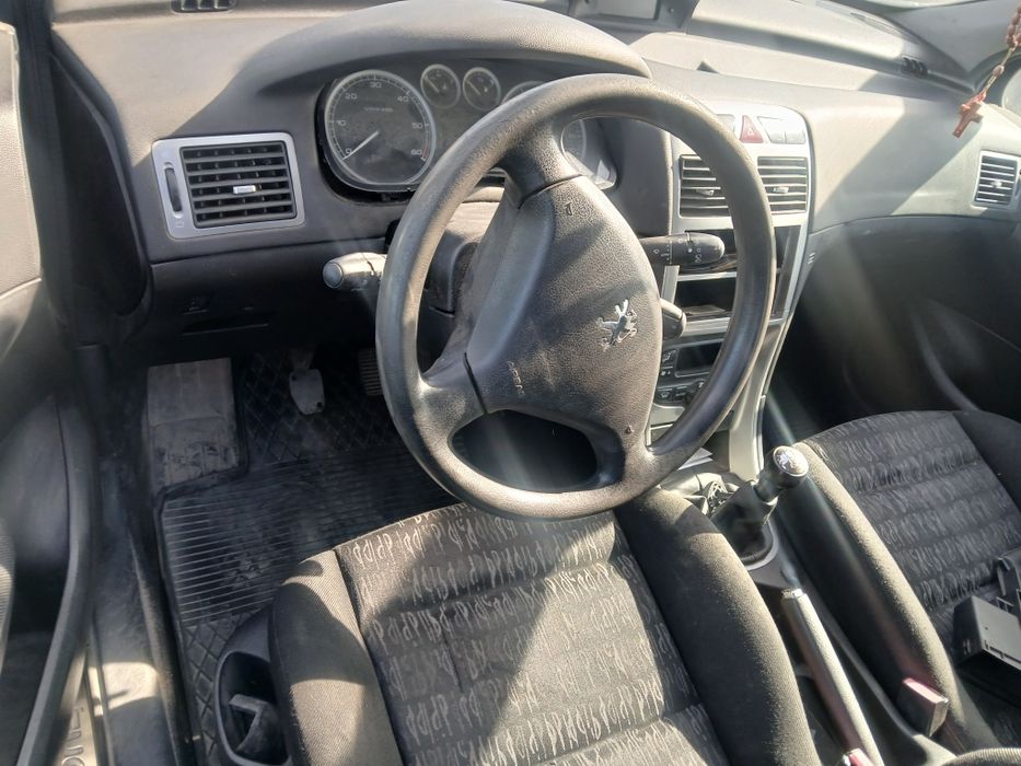 Peugeot 307  2.0hdi maska I inne.