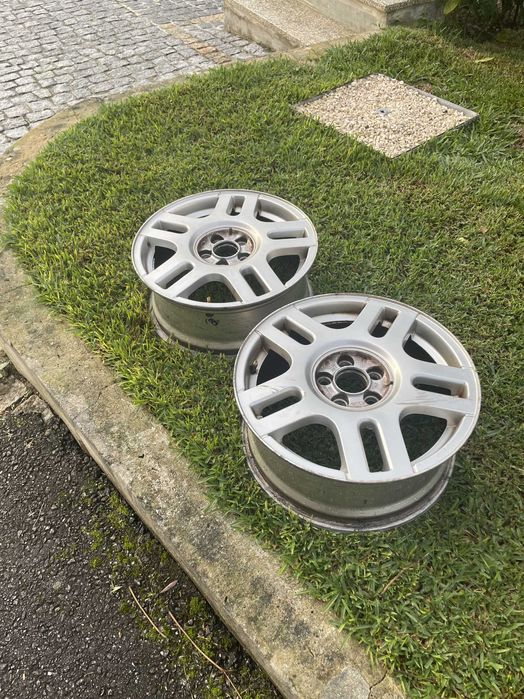 Jantes e Pneus em Excelente Estado – Ótima Oportunidade!