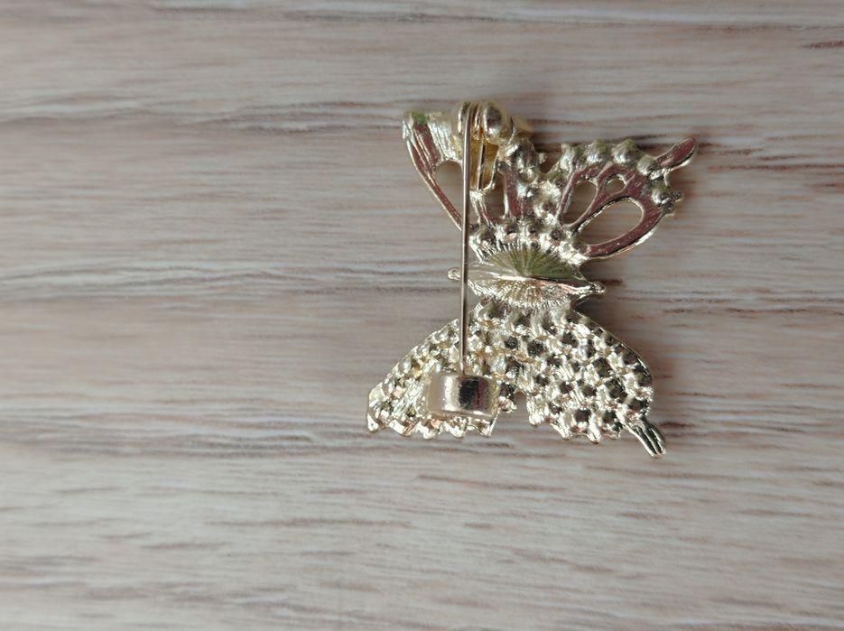 Брошка "Метелик"