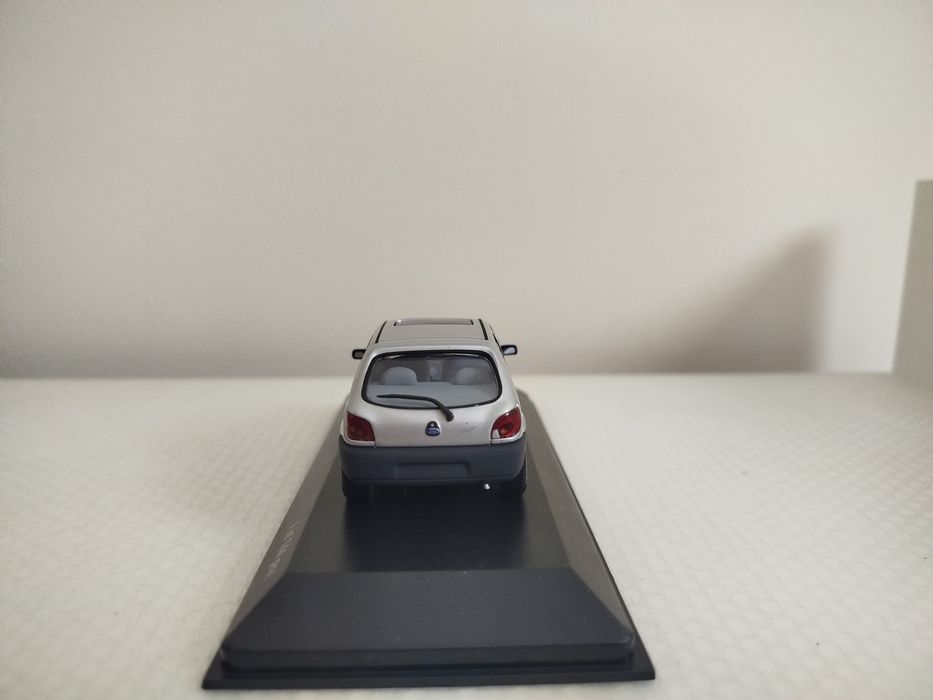 Miniatura Ford Fiesta 1/43 Nova