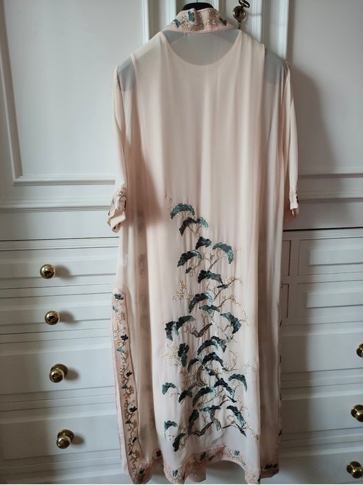 Conjunto Elegante de Duas Peças com Bordados Florais Exclusivos