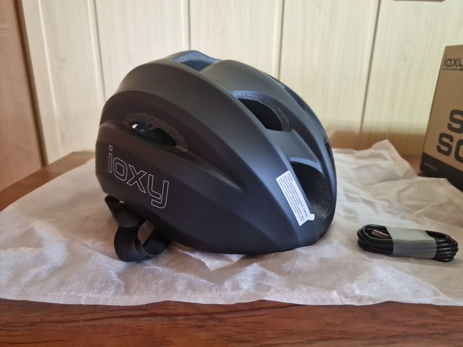 Kask rowerowy dziecięcy z Bluetooth.