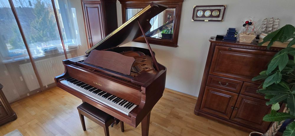 Fortepian Yamaha GC1 SAW