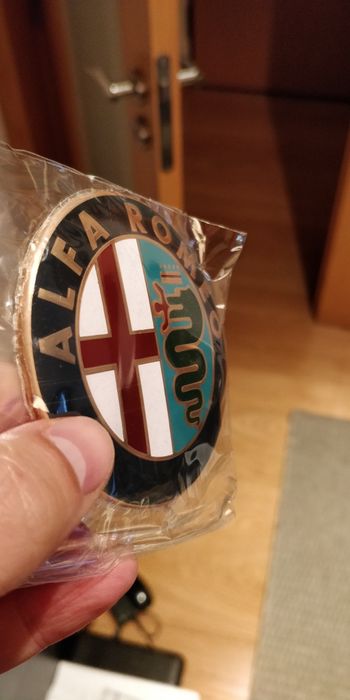 Mais de 250 vendidos! Alfa Romeo emblema logotipo frontal e traseira.