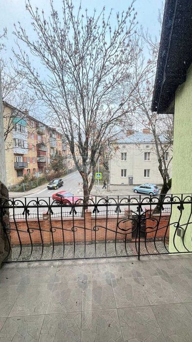 Продаж приміщення на вул. Степанівни