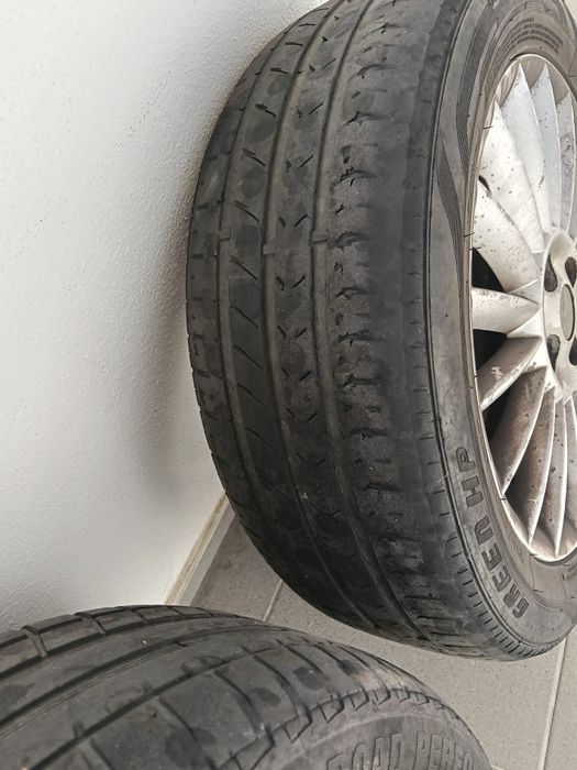 Pneus Usados com jantes e parafusos 195/55R16