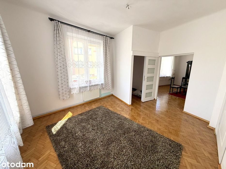 Dom z garażem w świetnej lokalizacji