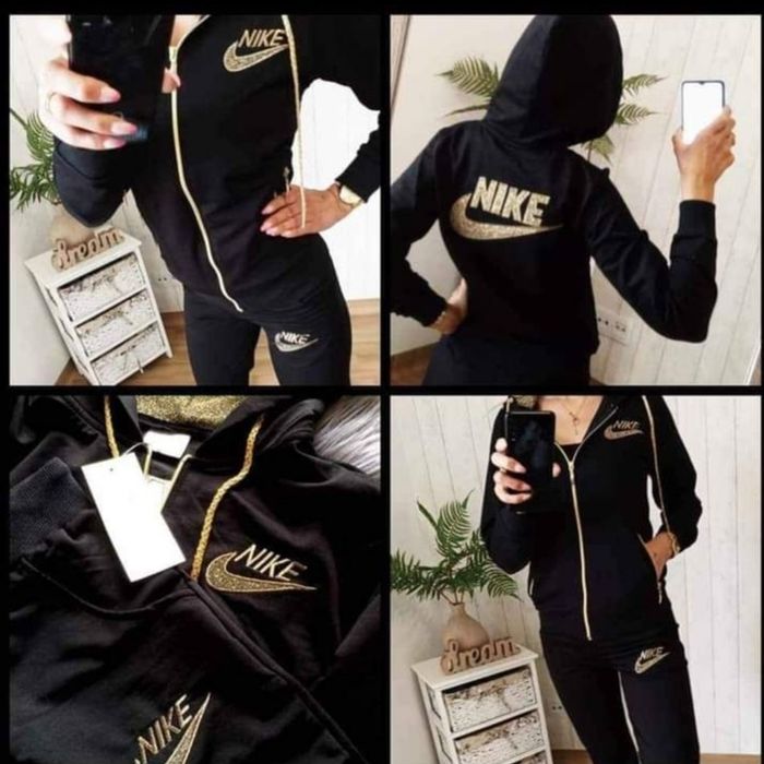 Dres czarny złote dodatki jak na zdjeciu roz xl. Polecam