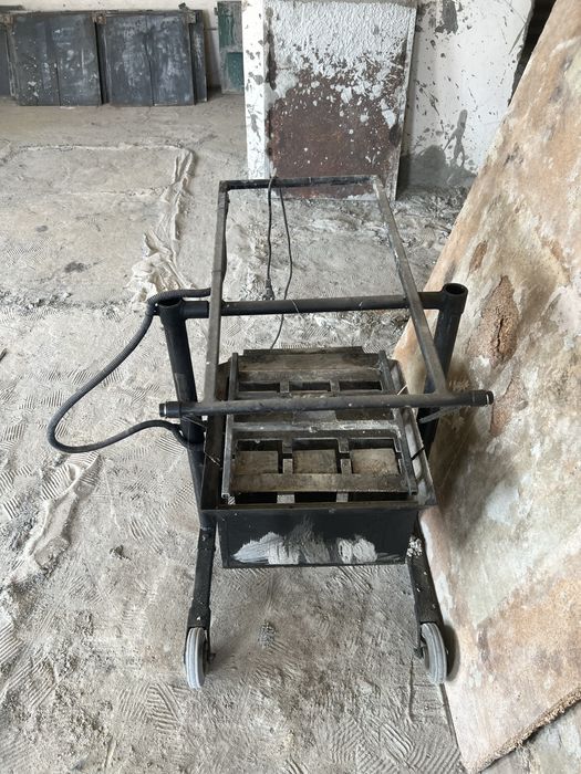 Станок для виготовлення шлакоблоків