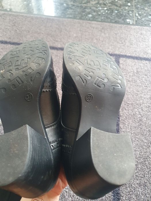 Sapatos pretos 37