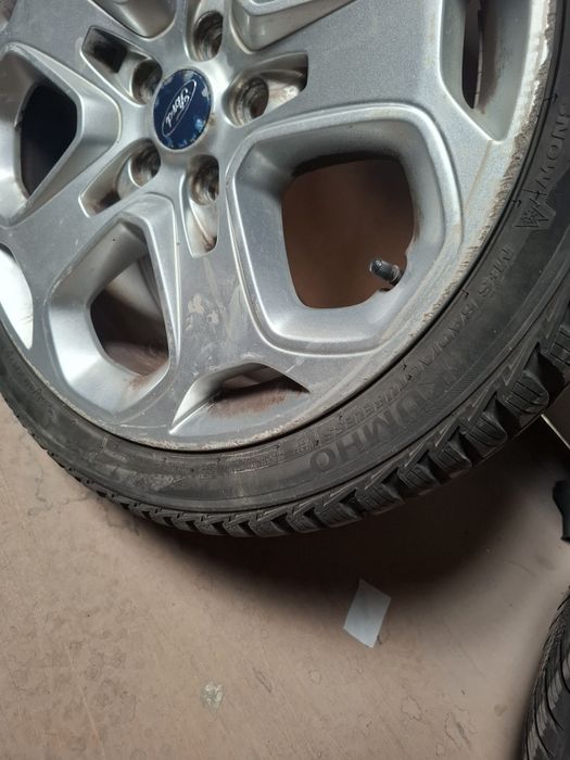 Felgi mondeo mk4  uzywane maja oparcia na rantach opony wszystkie do w