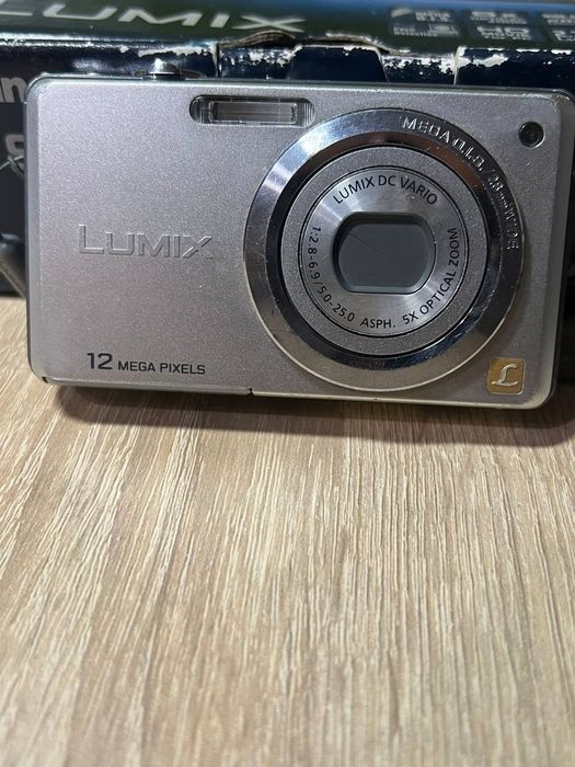 Цифровой фотоаппарат Panasonic Lumix DMC-FS9 полный комплект 8GB+Чехол