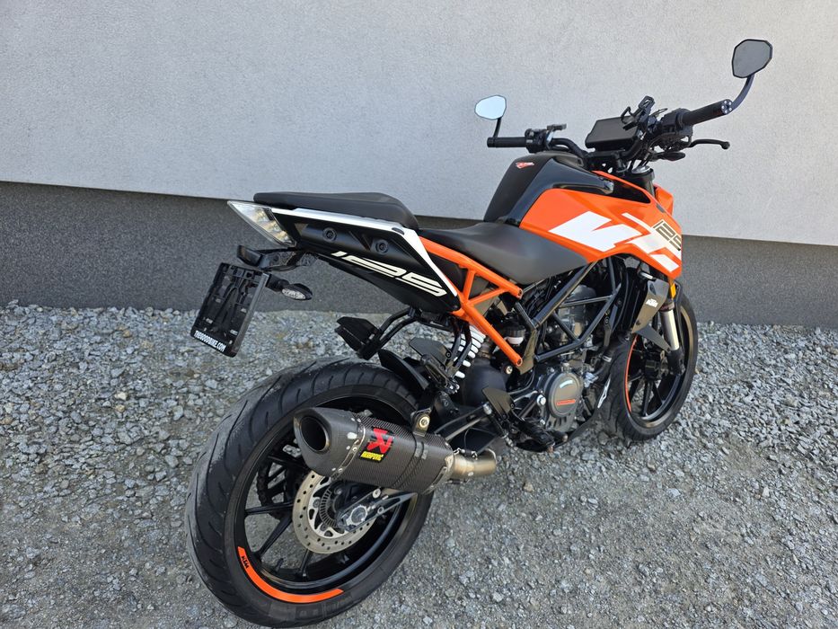 Ktm Duke 125cc kat.b  Abs oryginalny Acrapovic tylko 19 tyś km 2 kluczyki  książki serwisowe karty itp  Okazja
