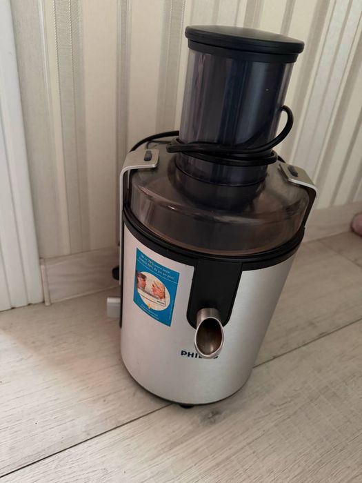 Продам соковыжималку Philips HR1861 .
