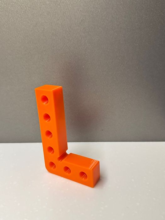 Кутник для фіксації плитки 50*80 90 градусів