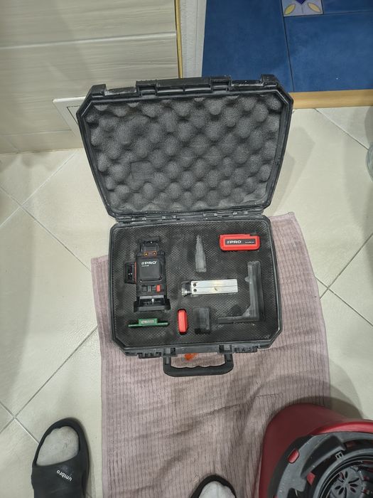 Laser krzyżowy Pro AQ4DG