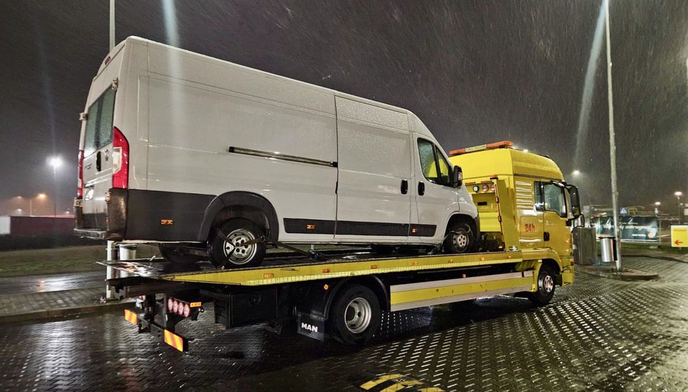 Auto pomoc, pomoc drogowa, holowanie, laweta