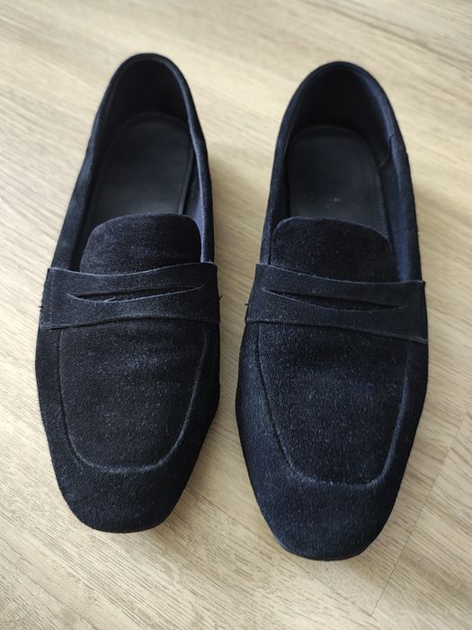 Czarne zamszowe buty